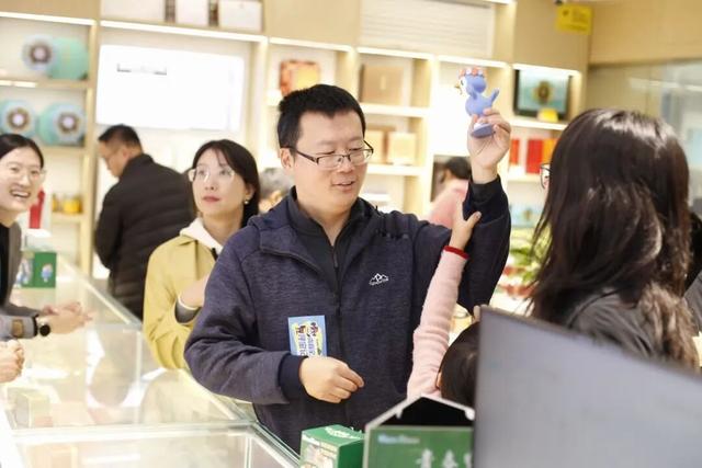 青春藥師尋寶記，穿越到明朝辨中藥，為健康助力 - 