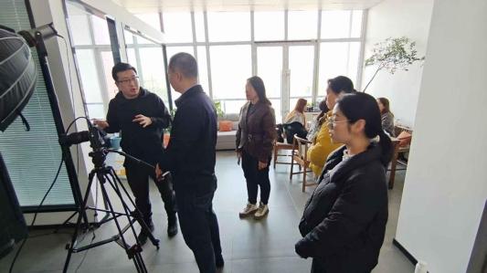 淄博工貿學校：深化產教融合 共育電商人才 - 