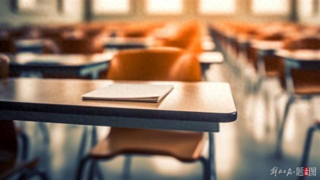 高中班級人數＞55人，當地回應：學生集中選擇物化生致教師不足