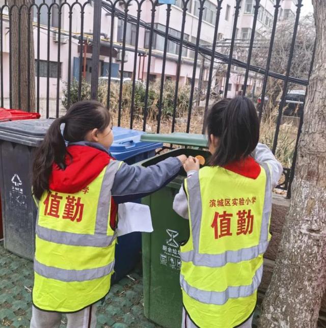 全環境立德樹人 | 追“鋒”少年在行動——濱城區中小學學雷鋒主題活動精彩紛呈 - 