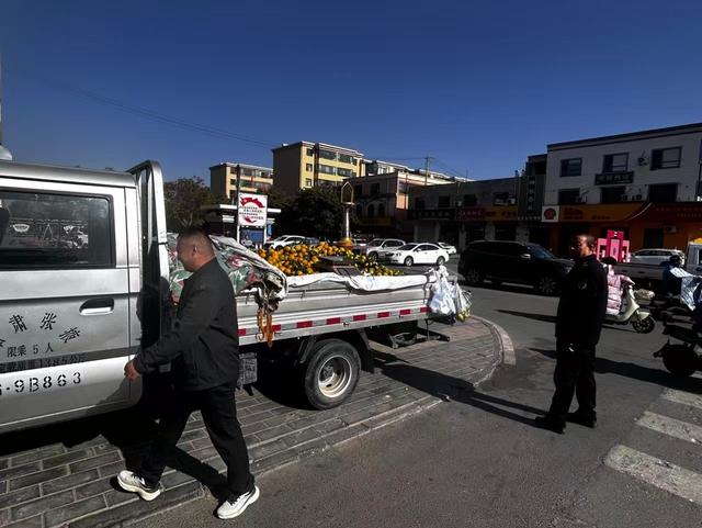 甘州區城市管理局東街執法中隊：專項整治出城口 擦亮城市“東大門” - 