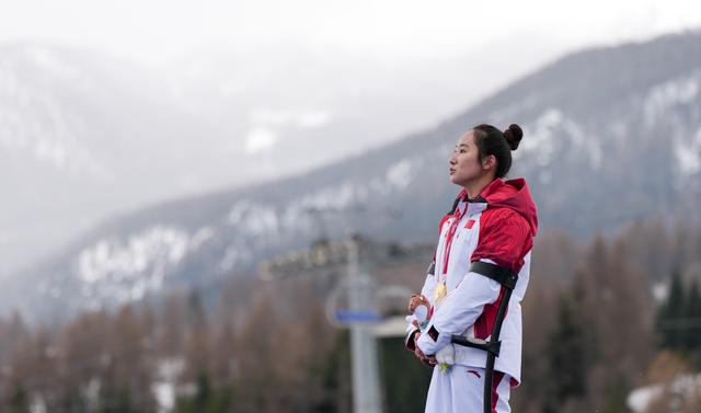 （體育）冬殘奧會——高山滑雪女子迴轉（坐姿）：張雯靜奪冠 - 