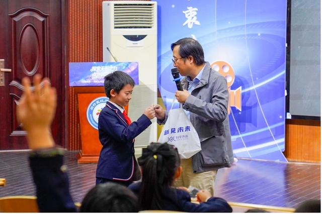 第六屆全國中小學生電影周拉開序幕 中影校園影視公益服務平台錦上添花 - 