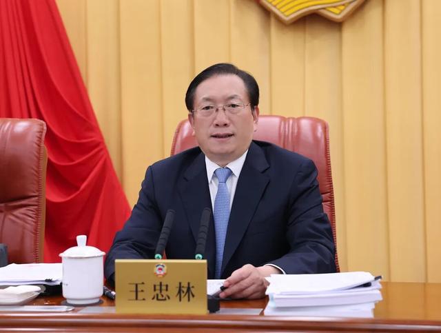 王忠林出席省政協十三屆常委會第十次會議開幕會 深入貫徹中共二十屆四中全會精神 為加快建成中部地區崛起重要戰略支點團結奮鬥 孫偉主持 - 