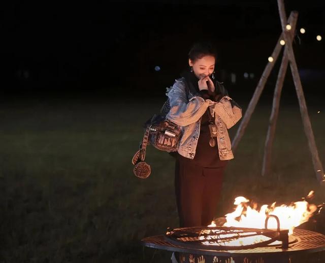 專訪寧靜：00後說我是綜藝咖，我開心得很 - 