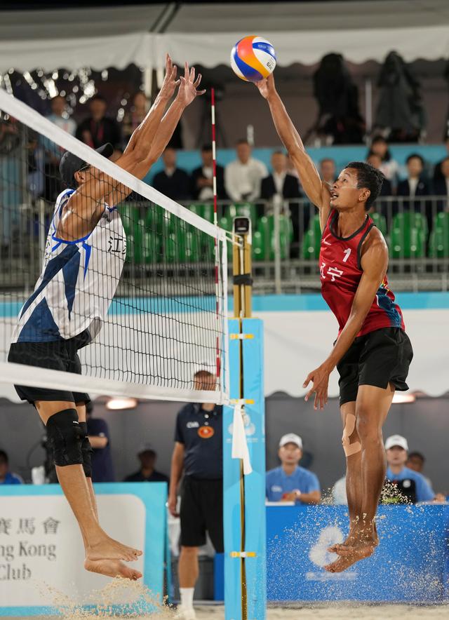 全運會丨沙灘排球——男子決賽：江蘇隊組合吳佳欣/周朝威奪冠 - 