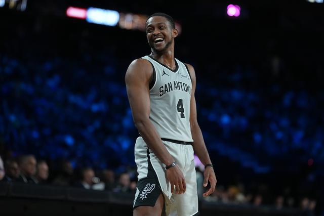 文班甘當綠葉！馬刺眾將合力掀翻雷霆  證明球隊躋身頂尖強隊之列 - 