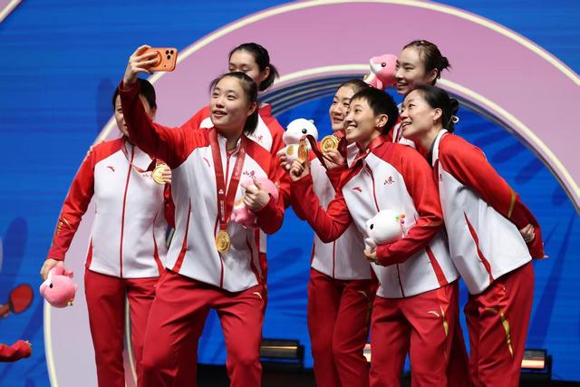 奮力拚搏實現驚天逆轉 山東女乒勇奪團體冠軍！