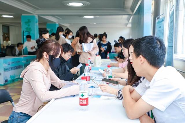 2025年荊州市高層次人才引進推介會在長安大學舉行 - 天天要聞