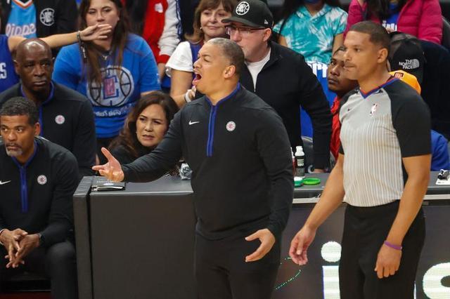 陣容豪華戰績倒數，快船隊內正上演“甄嬛傳”？ - 