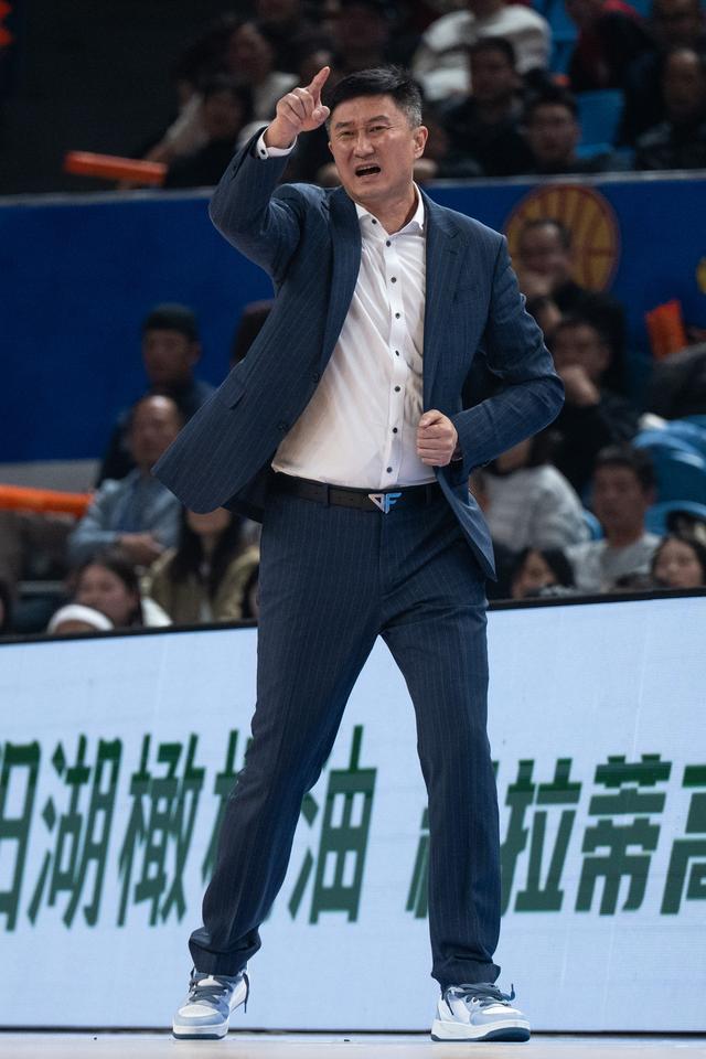 （體育）籃球——CBA俱樂部杯賽：廣東東陽光勝合肥狂風 - 