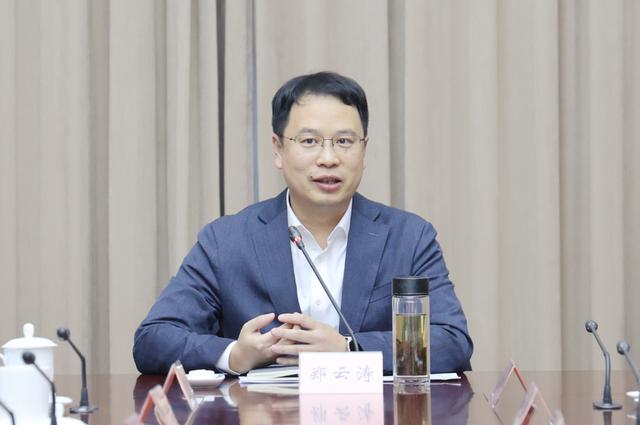 市政府黨組（擴大）會議傳達學習相關會議精神 全力打好“十四五”收官戰 確保實現“十五五”良好開局 - 