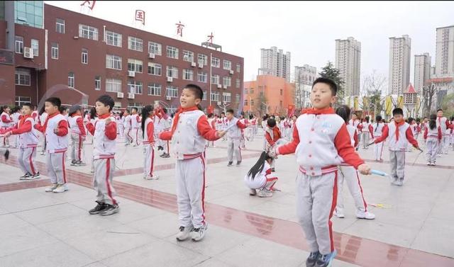 從“小胖墩”到“追風少年”：濱城二小的“體質躍升”密碼 - 