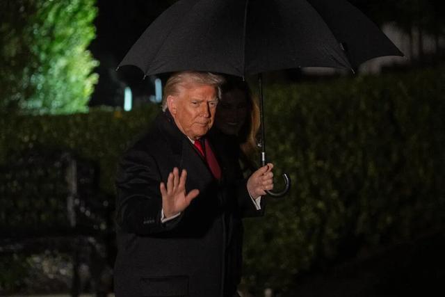 特朗普承認沒少吃藥，否認開會睡覺