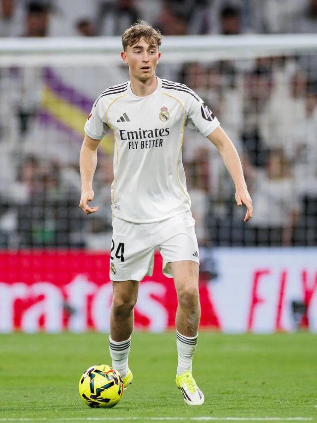 皇家馬德里球員赫伊森涉嫌辱華，官博發佈道歉內容：不慎轉發了一條包含冒犯性內容的帖子，純屬無心之過！網友不買賬：看不到誠意 - 