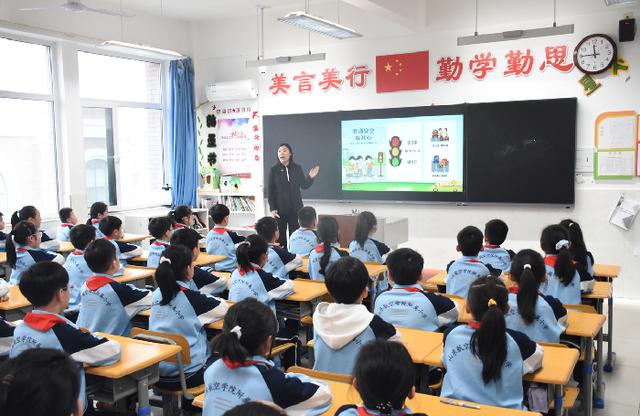 築牢安全防線 護航成長之路：山東航空學院附屬小學2026年春季開學第一課開講 - 