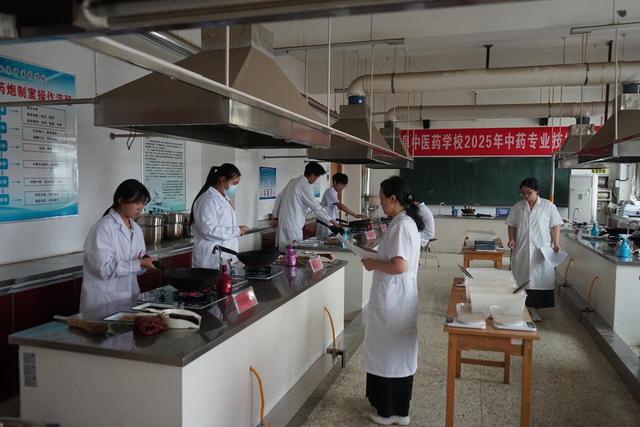 技能爭鋒，匠心築夢！曲阜中醫藥學校舉辦學生技能大賽 - 天天要聞