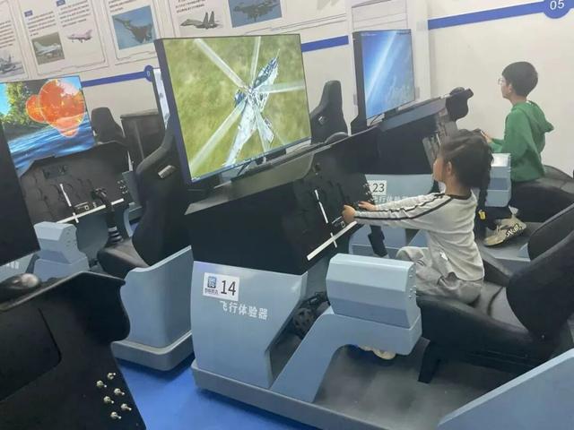 家+書屋｜學逃生、開戰機、探核心艙……“柘”里的少年這樣致敬中國航天 - 