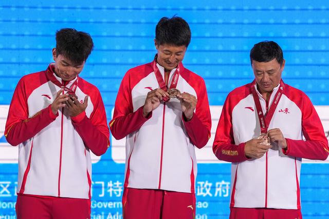 全運會丨沙灘排球——男子決賽：江蘇隊組合吳佳欣/周朝威奪冠 - 