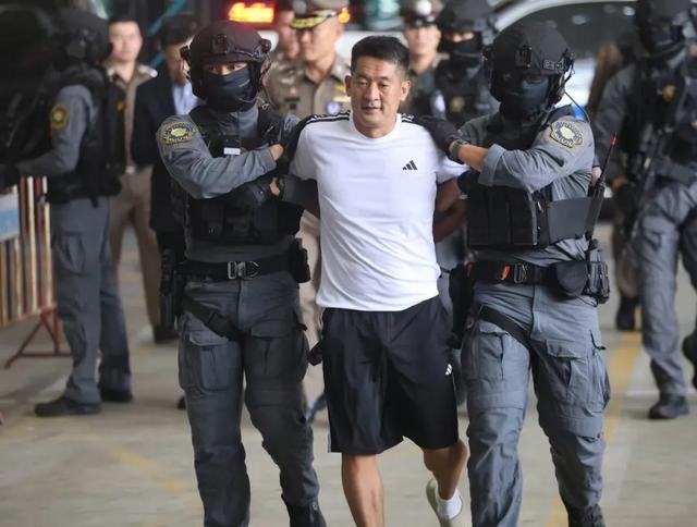 涉案金額超27億元，佘智江被引渡回國降落南京機場，案件細節曝光；公安部答記者問