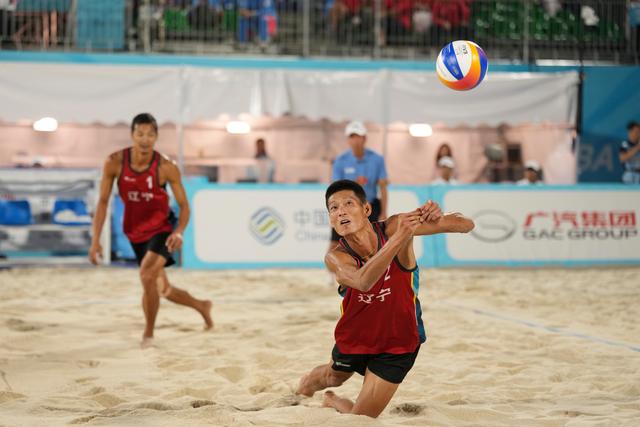 全運會丨沙灘排球——男子決賽：江蘇隊組合吳佳欣/周朝威奪冠 - 