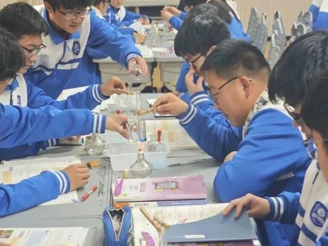 贛榆高級中學舉辦“AI賦能·智慧贛中”課堂教學創新大賽 - 