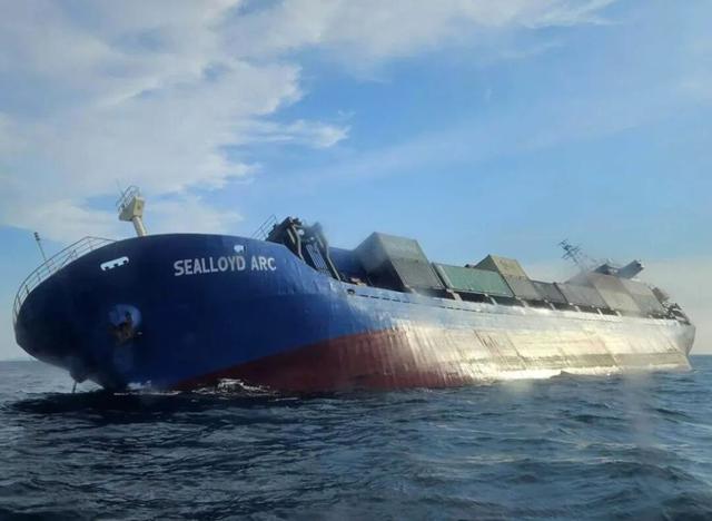 點贊！一貨船進水沉沒，中國遊客勇救8人！