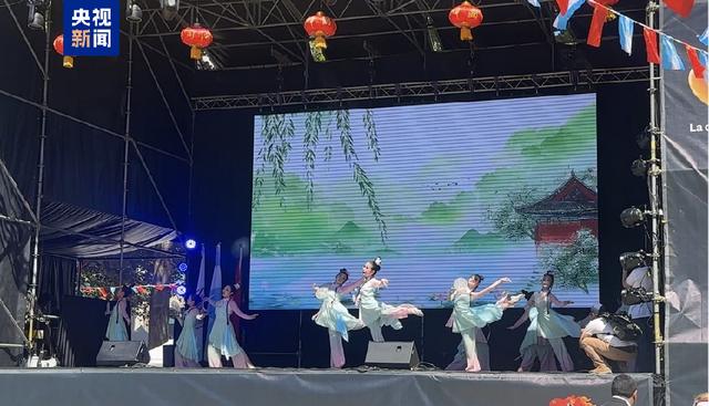 超20萬人共慶阿根廷“歡樂春節” 總台春晚宣傳片傳遞中國年味 - 