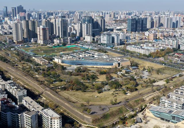 新華全媒頭條·文明探源|鄭州商城遺址：求索夏商文明七十年 - 