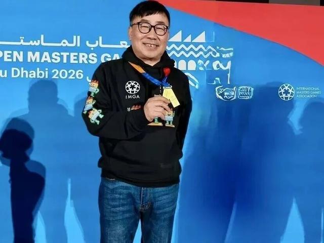 “雙冠王”！54歲青島棋手王青偉再奪金，將衝擊大滿貫！