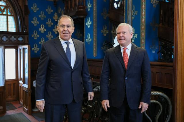 閃評 | 俄外長會見美商會代表 貿易投資關係有望恢復？ - 