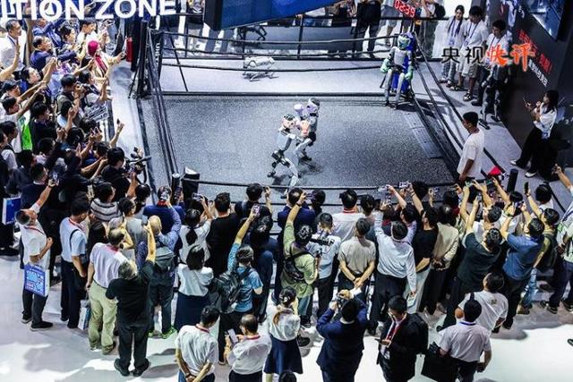 【央視快評】續寫中國奇蹟新篇章 - 