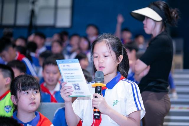 羅湖這堂課火了！把慈善掰成小事，讓善意在孩子心裡紮根 - 