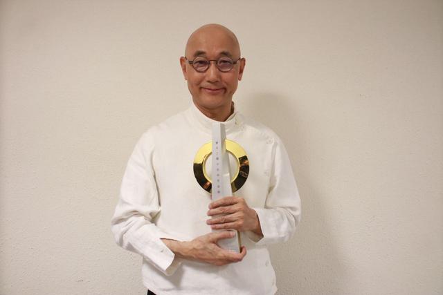 盧冠廷獲獎，台上感激太太唐書琛：有你陪着我走，我才有今天 - 