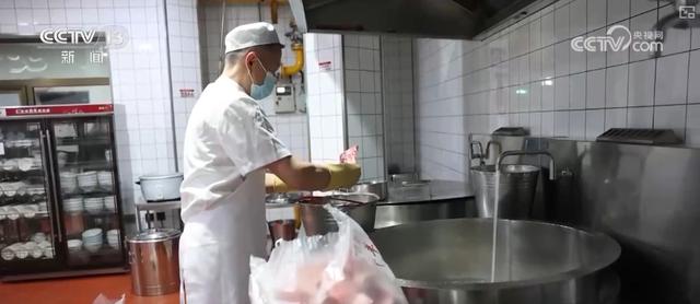 源自街頭的美味加速拓展海外市場 手握技藝複合型人才為產業發展注入新活力 - 