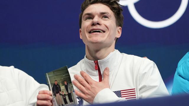 米蘭冬奧｜帶着父母遺願和全家福出場，瑙莫夫走出空難陰霾，圓夢花滑男單賽場