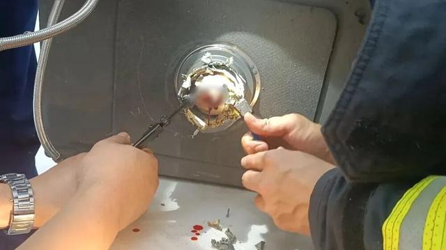 提醒！廚房這個地方利如刀片，千萬不要伸手進去→ - 