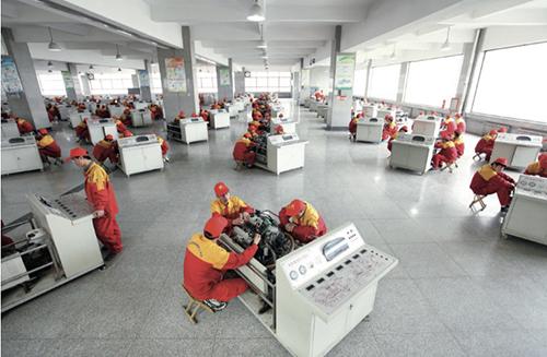 从蓝翔走出的他们