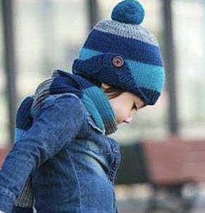 “寒从脚起，热从头散”小宝宝不宜剃光头