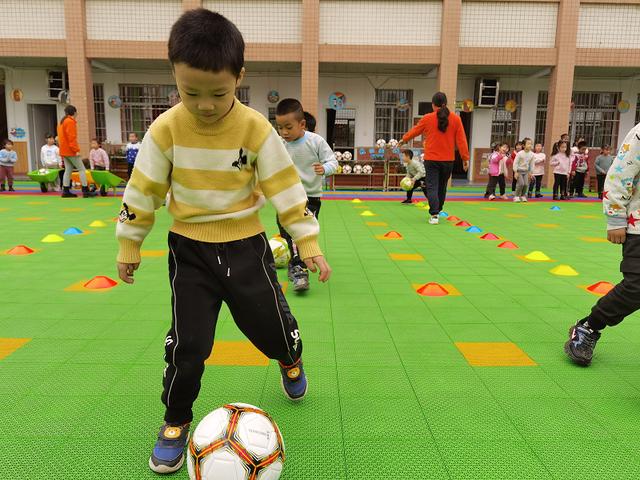 高升幼儿园 特色足球进校园