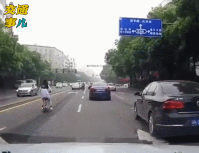 6岁男童骑滑板车闯红灯酿车祸！家长千万要管好孩子