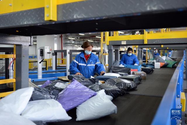 智能分拣加速快递“奔跑”