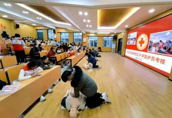 淮北卫校包月女淮北卫校开展救护培训提高学生急救