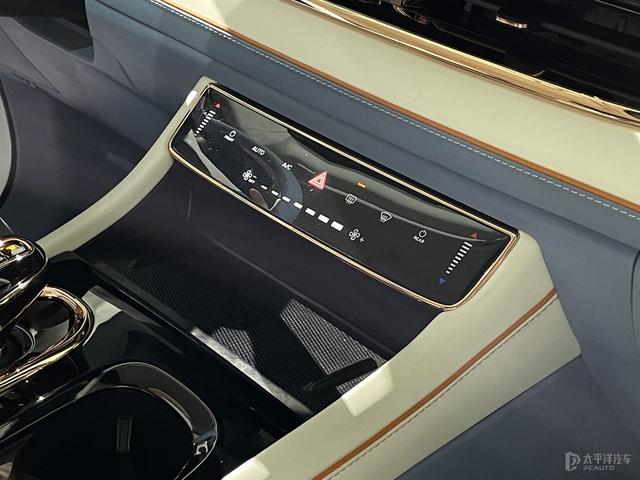 2021广州车展：岚图全新MPV车型正式亮相