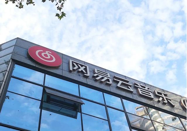 三星电子李在镕与谷歌CEO讨论无人驾驶等合作；瑞士批准辉瑞/BioNTech新冠疫苗加强针适用16岁以上者；迪奥回应陈漫作品争议