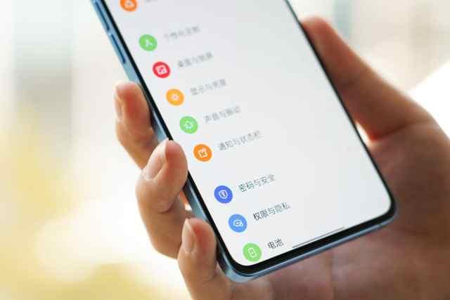 谁说直角设计没有好手感？OPPO Reno7 Pro有话要说