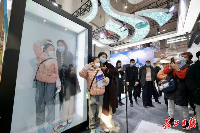 “千里江山”近在咫尺，裸眼3D瞬间穿越……盘点文旅博览会“黑科技”