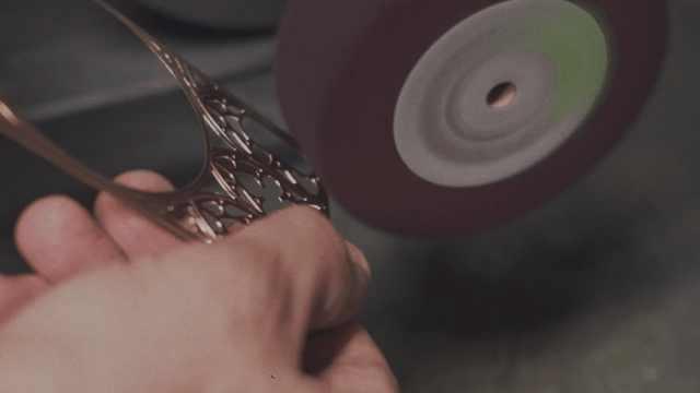 马斯克、乔布斯都在！我进了家神奇的奢侈品店