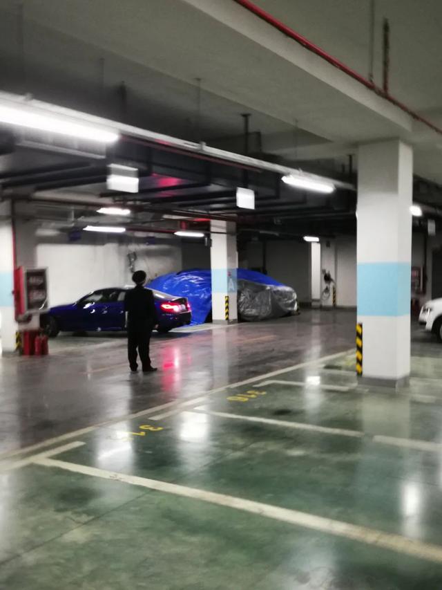 一新能源车充电中爆炸！品牌回应