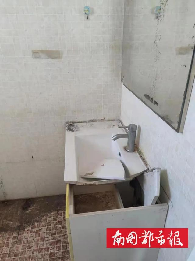 包含楼房混凝土地面破碎机的词条